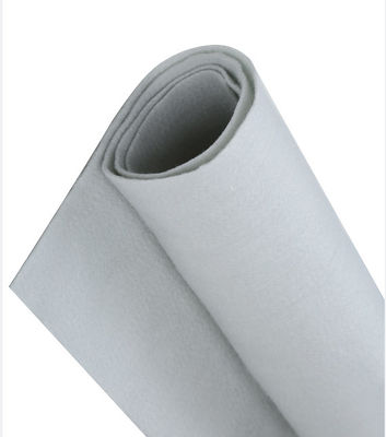 गुणवत्ता  200sqm White Polypropylene Geosynthetic Fabric 4 Ounce Non Woven Geotextile Fabric कारखाना
